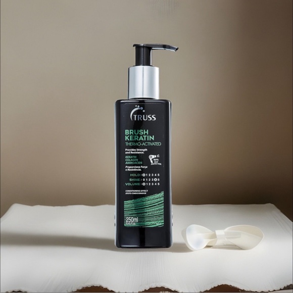 BUNDLE TRUSS Beach Waves Hair Styling Spray + Brush Keratin Leave-In Treatment - Picture 3 of 16